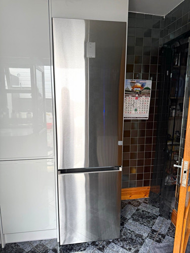 Samsung free standing fridge - samsung,