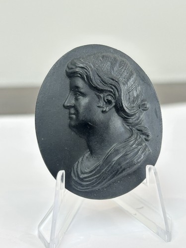 Wedgwood basalt medallion - basalt,