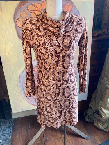 Vintage 1970s cowl necked