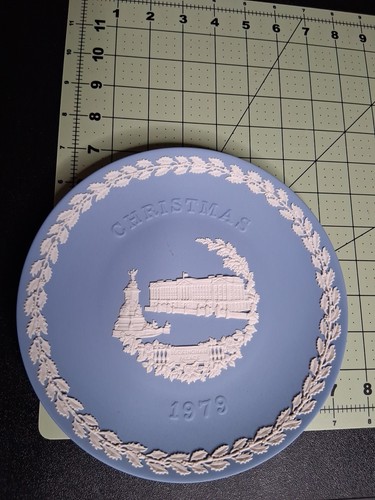 Wedgwood blue christmas plates - blue,