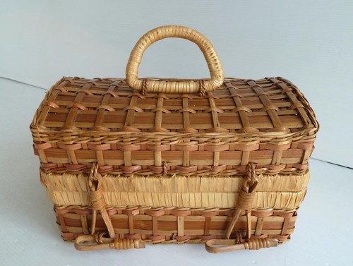 Vintage small wicker - small,