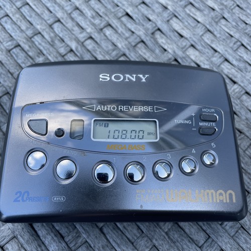 Sony walkman radio cassette - walkman, radio/cassette