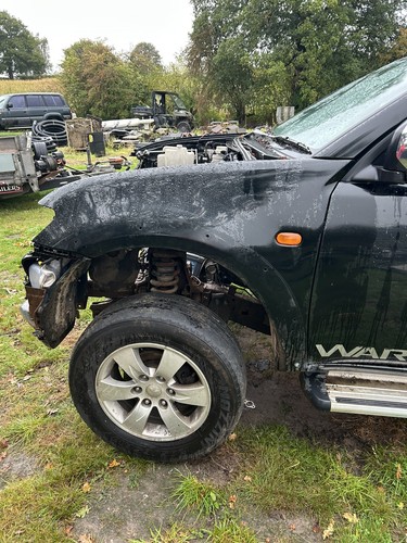 Mitsubishi l200 passenger wing - mitsubishi,