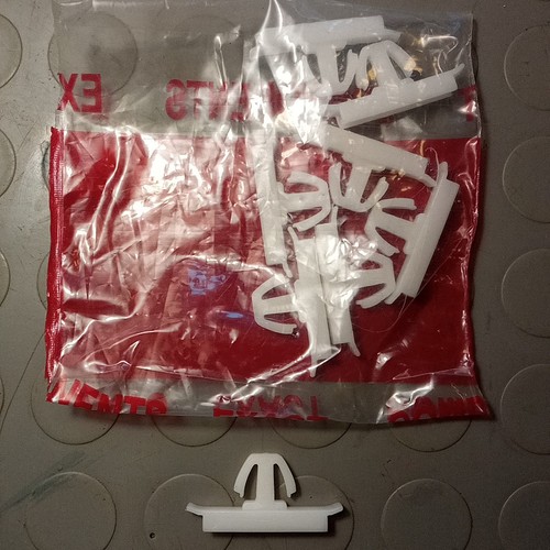 Clip for fiat - clip, ie
