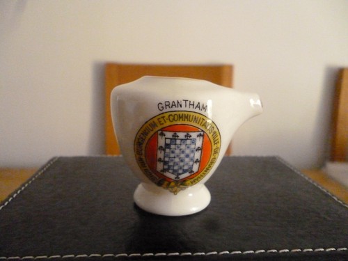 Grantham crested swan china - grantham,