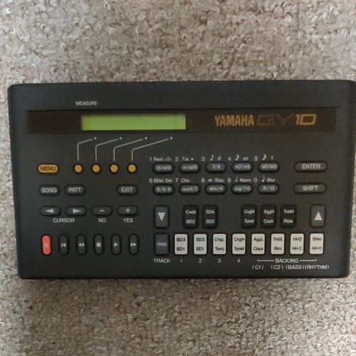 Yamaha qy10 music - music, sequencer