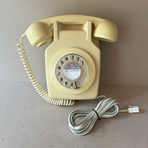 Vintage 1970 cream wall - vintage, 1970's