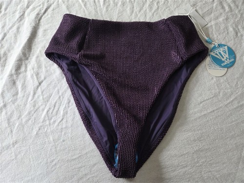 Nwt wet honu - nwt,