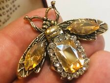 Beautiful Art Deco Style Champagne Glass Crystal Bee Brooch Shawl Pin Jewellery
