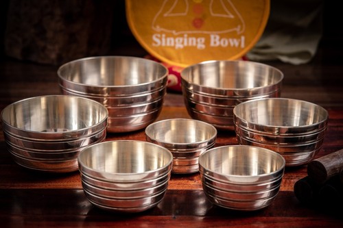 Tibetan singing bowl set 7 - singing,