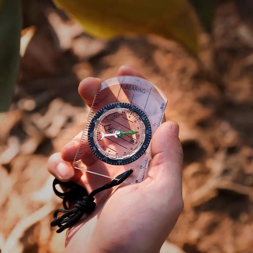 Magnifying orienteering - magnifying,