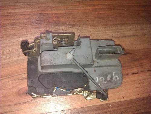 Door lock mechanism front - door,