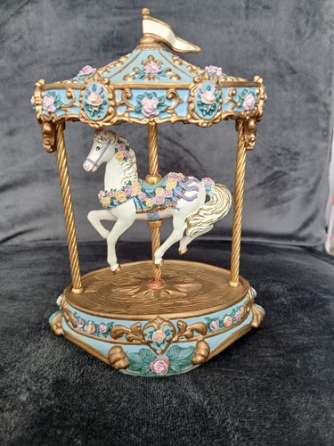 Carousel rose musical - rose,