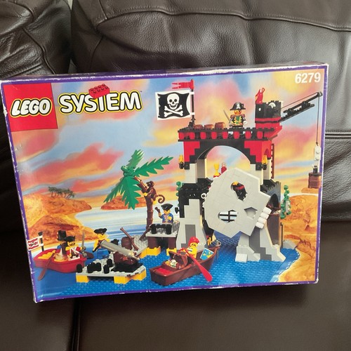 Boxed vintage lego pirates - boxed,