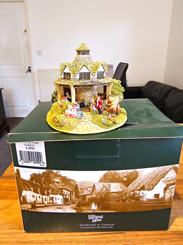 Lilliput lane dunster - lane, yarn