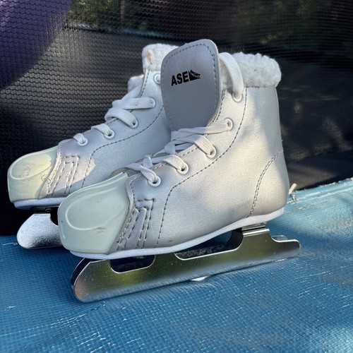 Kids double blade ice skates - ice,