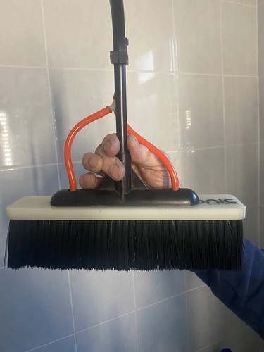 Water fed brush head - 3,