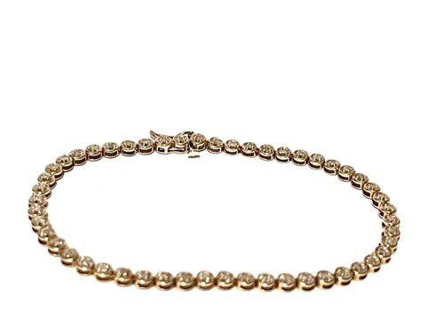 Stunning 9ct ladies - stunning,
