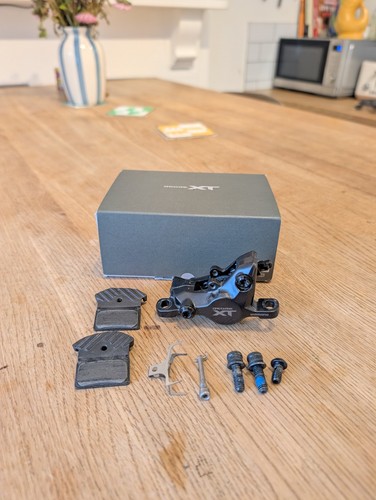 Shimano m8200 post mount - post,