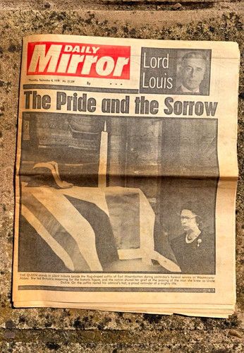 Daily mirror vintage newspaper - daily,