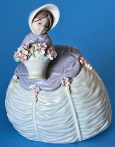 Lladro 5383 petite maiden - 5383, "petite