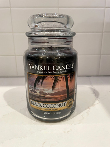 Yankee candle black coconut - candle, 'black
