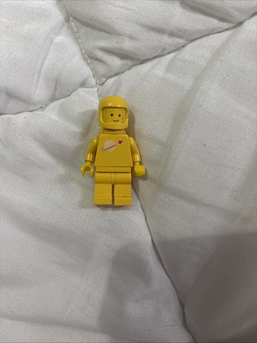 Classic 1980 yellow - 1980’s, lego