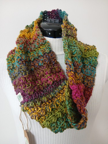 Multicoloured bobble stitch