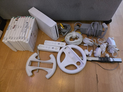 Wii bundle with accesories - wii,