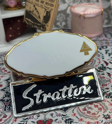 Vintage stratton lip - vintage, lip-view