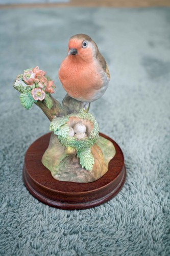 Crown staffordshire robin t - crown,