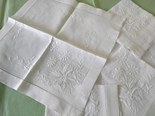 VINTAGE BEAUTIFUL SET SIX HAND EMBROIDERED FINE LINEN AFTERNOON TEA NAPKINS