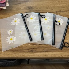 Daisy wipe clean Pouch