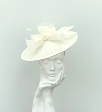 Cream Pleated Crin Saucer