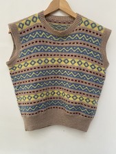 Vintage Fair isle hand knit tank top sweater vest 1940s 1950s round neck