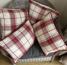 FABULOUS ORIGINAL LAURA ASHLEY HIGHLAND CHECK CRANBERRY SET OF 4 X CUSHIONS