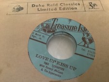 Termites , Love Up Push Up 