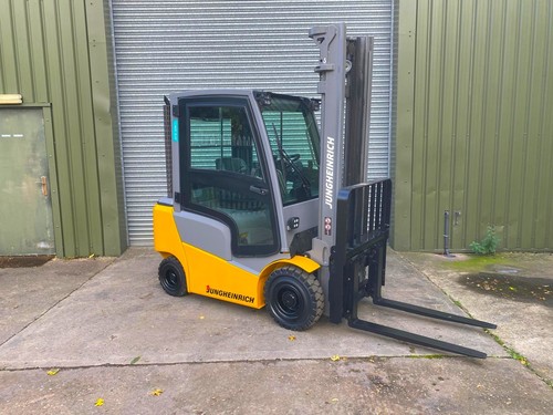 Forklift fork lift - forklift/fork, lift/forklift