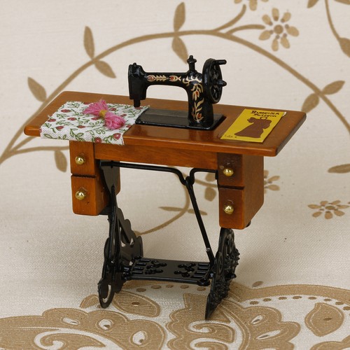 Old fashion dollhouse - fashion,