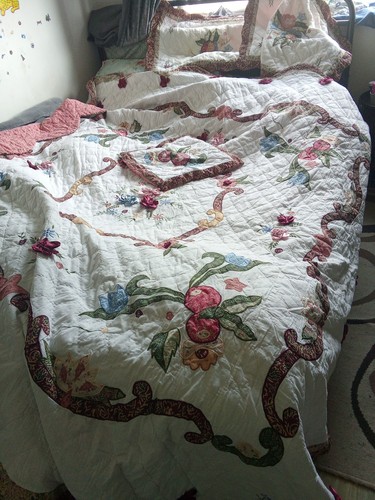 Legacy quilted cottagegore - ,