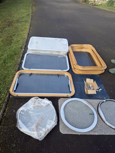 Narrowboat windows plus - narrowboat,