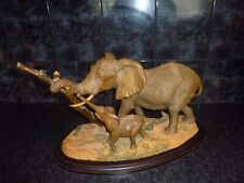 COUNTRY ARTISTS A HELPING HAND