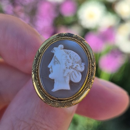 Victorian 9ct cameo ring - 9ct,