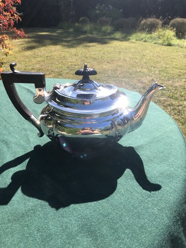 Beautiful silver plated teapot - plated,