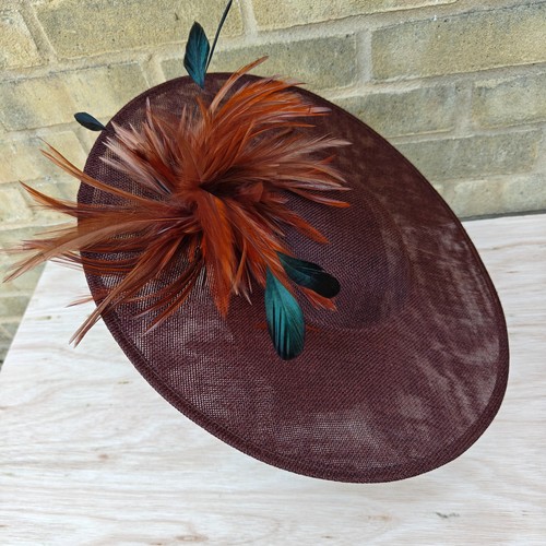 Brown feather flower wide brim - brown,