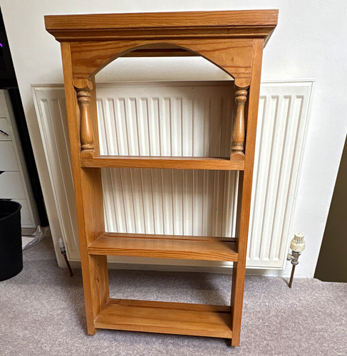 Wall mounted pine - , rack.