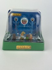 Lemax Christmas Figure