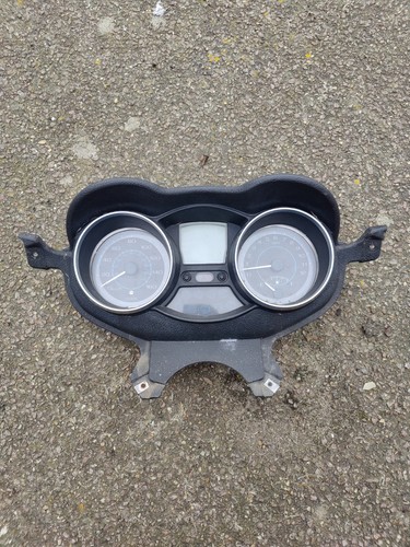 Piaggio xevo 125 - piaggio, clocks