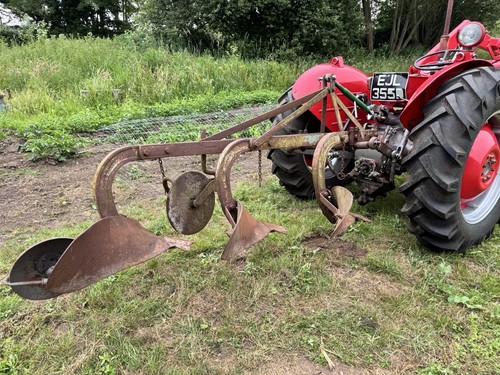 Massey ferguson furrow - massey,