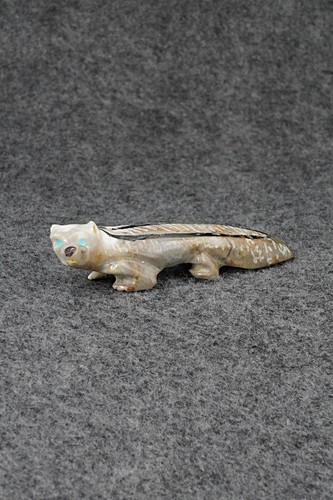 Badger zuni fetish carving - zuni,